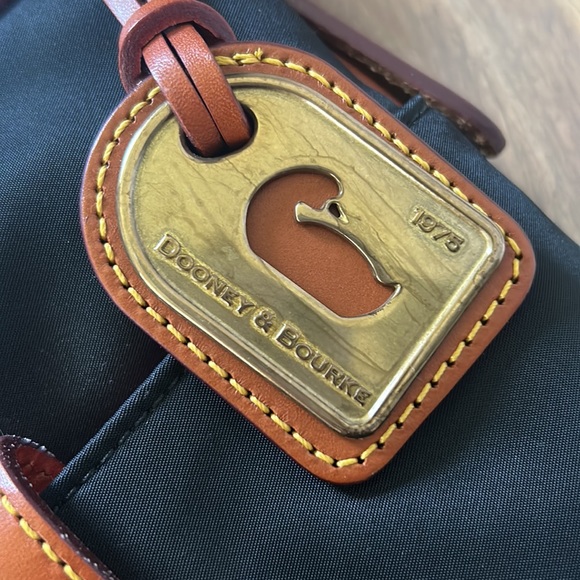 Dooney & Bourke NWOT Black Nylon Crossbody Bag - Picture 2 of 6